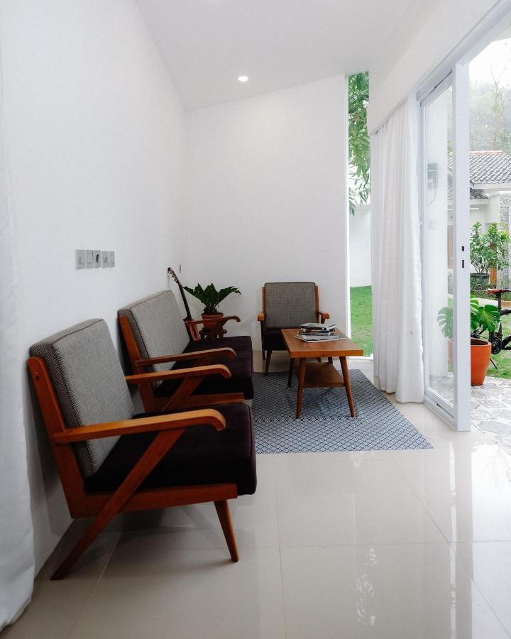 Wisma tamu Kopilimo Cafe And
